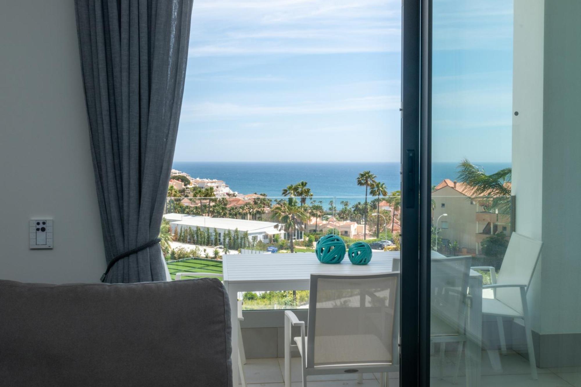 Luxury 2Br Seaviews - Santa Barbara Heights Daire Fuengirola Dış mekan fotoğraf