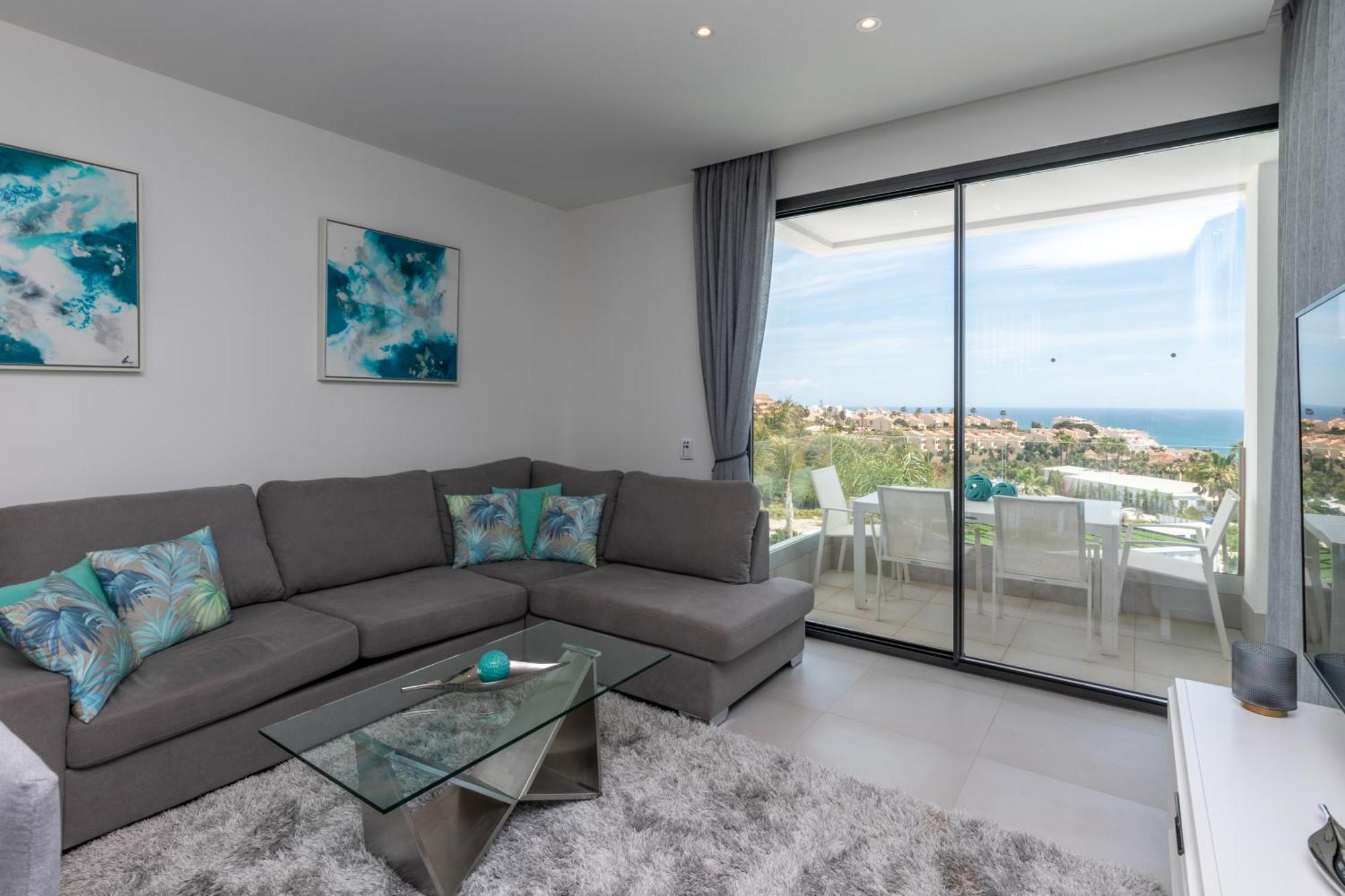 Luxury 2Br Seaviews - Santa Barbara Heights Daire Fuengirola Dış mekan fotoğraf